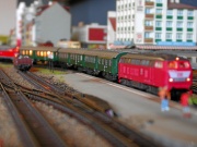 027 Vorsicht am Bahnsteig